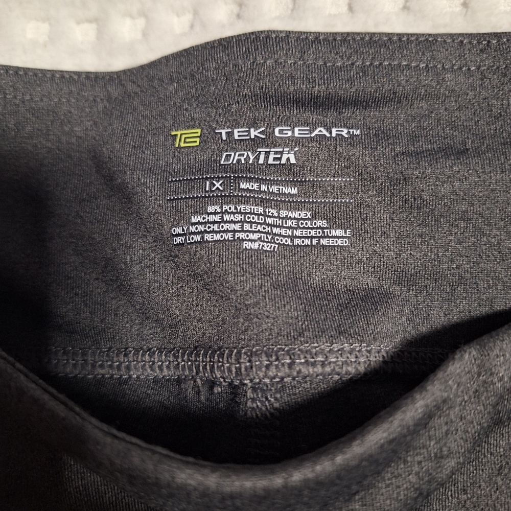 Gray and Pink Athletic Leggings Tek Gear Dry Tek Pink & Gray Capri Leggings Sz1X - Picture 2 of 5